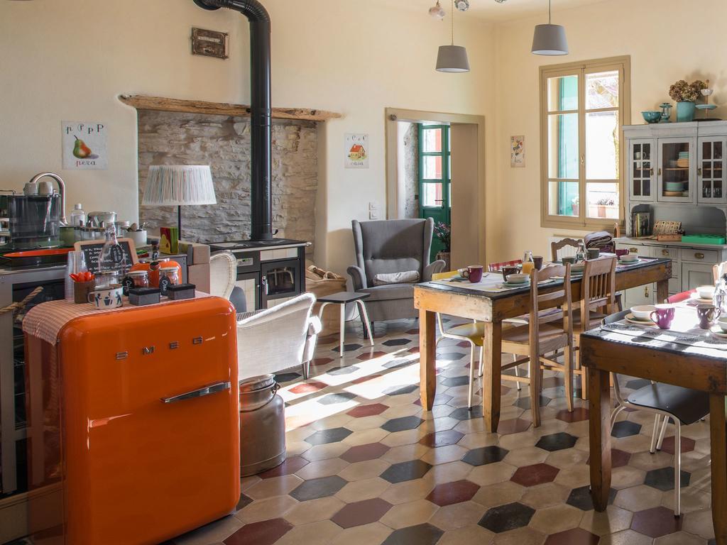 La Scuola Guesthouse Lusiana Luaran gambar